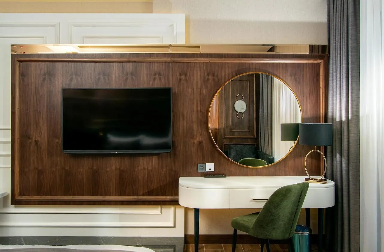 Tnr Otel & Spa Kusadasi 3*,